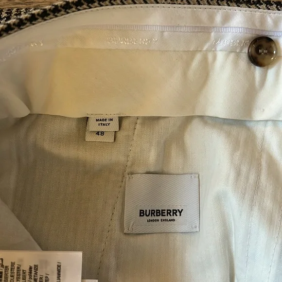 Burberry pants NWT SIZE 48 US